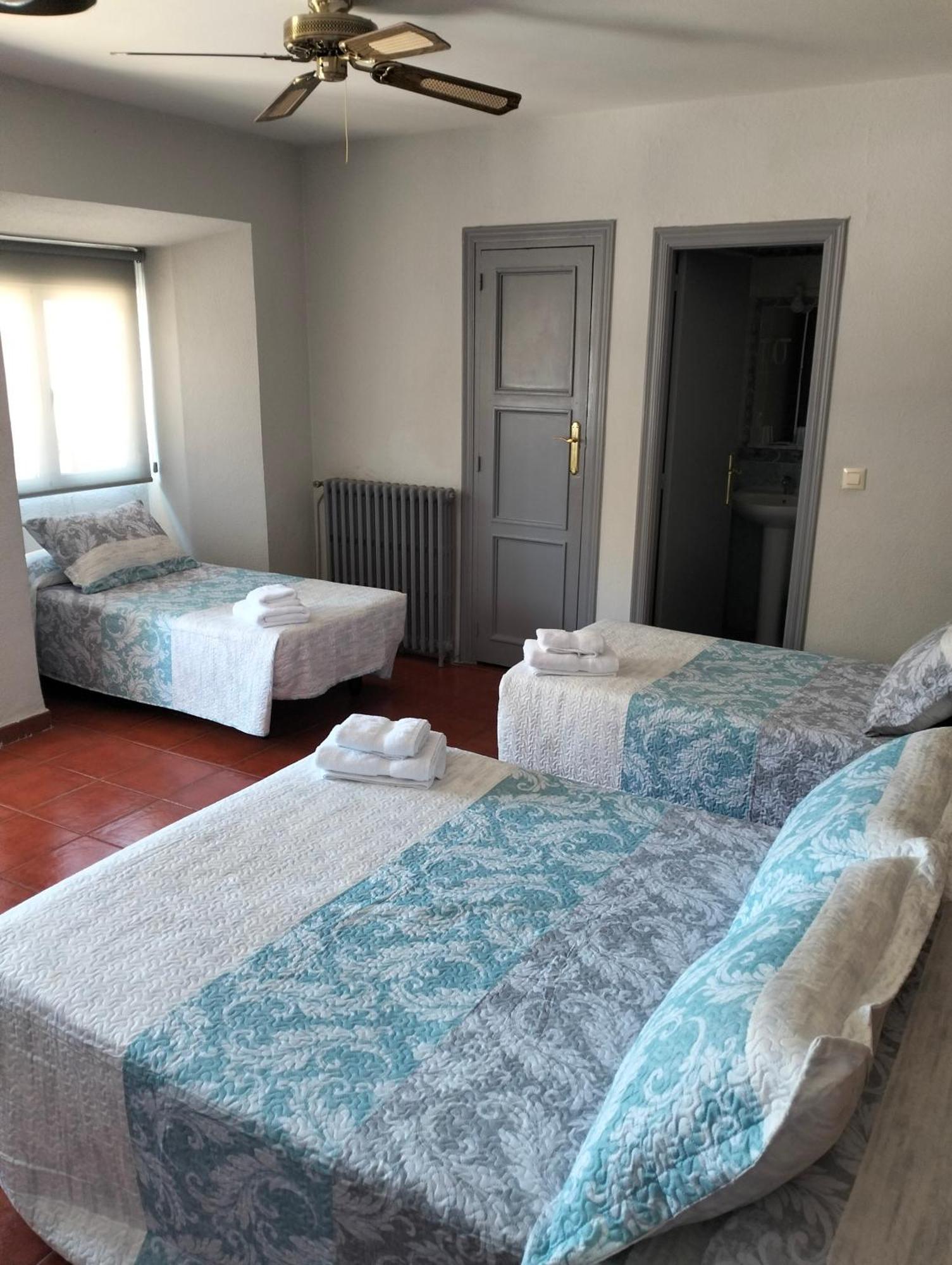 Hostal La Estacion Ávila Luaran gambar