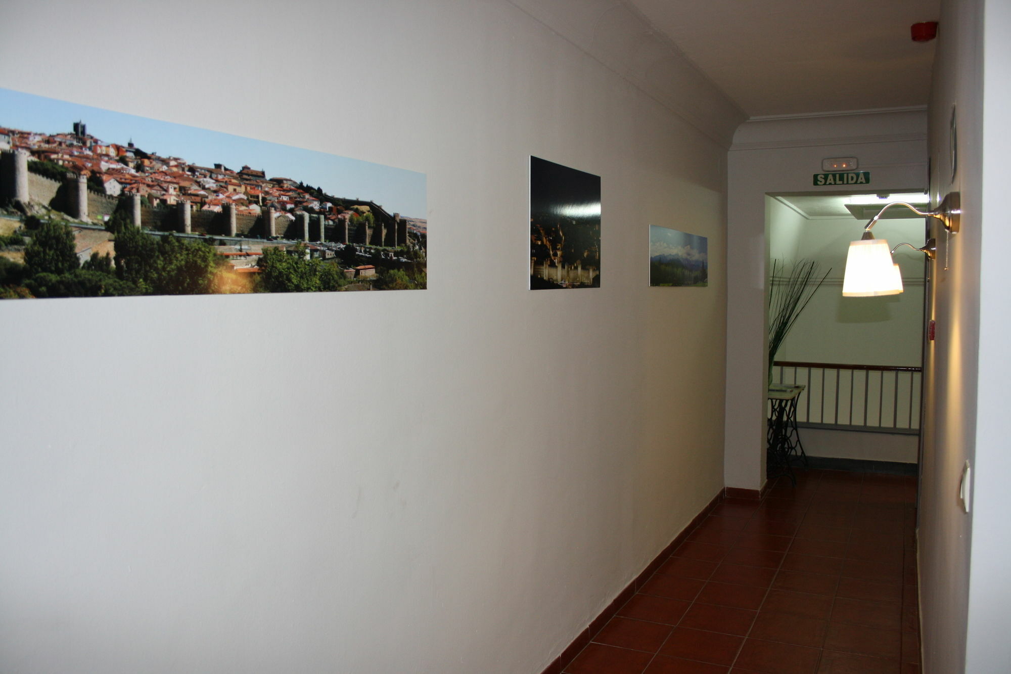 Hostal La Estacion Ávila Luaran gambar